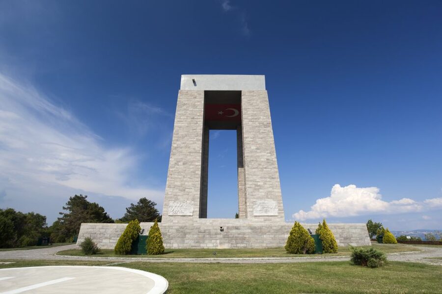 From Istanbul: Gallipoli and Anzac Full-Day Tour - Landing beaches and the Anzac story: where names turn real