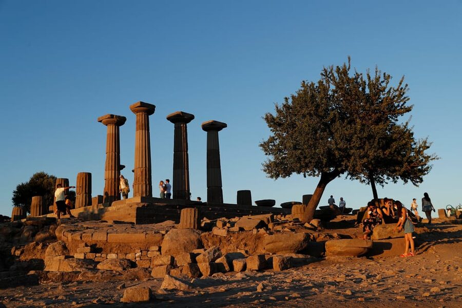 Full-Day Troy Tour From Istanbul - Achilles at the Scaean Gate: Paris and Helen on the Ground