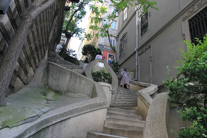 Galata Walking Tour: Galata Tower, Galata Bridge, Fener & More - Kamondo Stairs and Galata Bridge: photo stops with real storytelling power