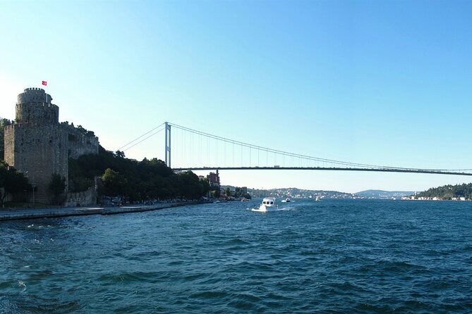 Golden Horn and Bosphorus Boat Tour in Istanbul - Halic and the Golden Horn: 30 Minutes of Istanbul’s old-water view