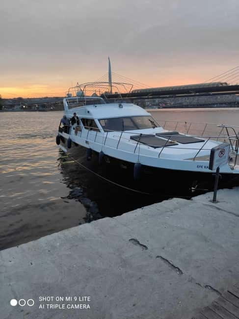 Golden Horn and Bosphorus Sunset Tour Stop at Anatolian Side - Galata Bridge plus the European-to-Asian perspective shift