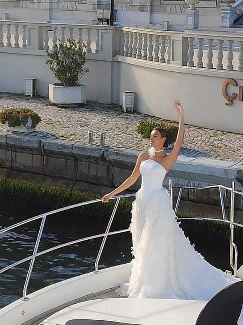 Golden Horn and Bosphorus Sunset Tour Stop at Anatolian Side - Golden Horn at sunset: the view change you can feel