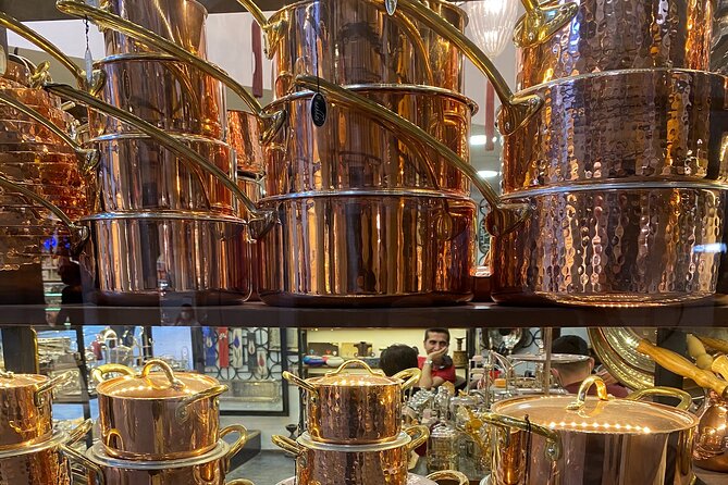 Grand Bazaar Through the Alleys - Stop 3: Buyuk Yeni Han, the largest han stop