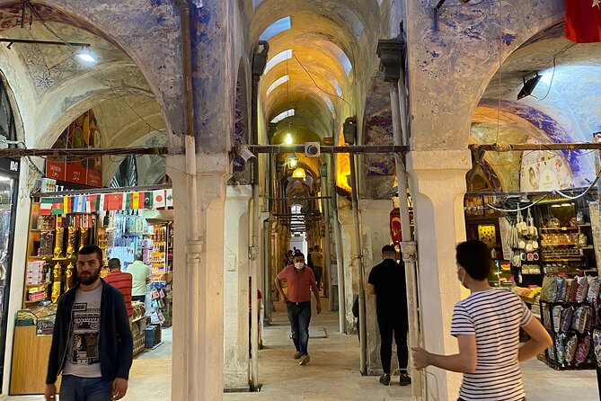 Grand Bazaar Through the Alleys - Stop 4: Buyuk Valide Han and a rooftop view