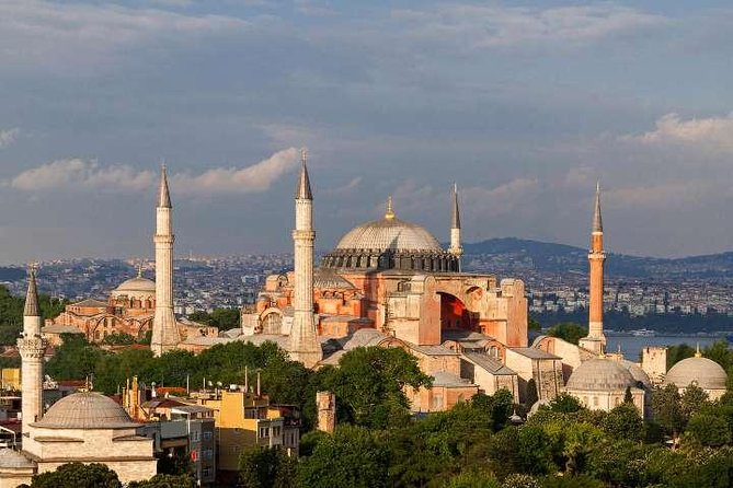 Guided Private Sightseeing Tour of Istanbul - Hippodrome of Constantinople: small remains, big political energy