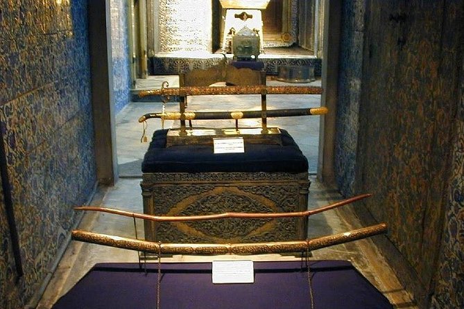 Guided Topkapi Palace & Harem- Skip-the-Line with SMALL GROUP - How the meeting at Vieri Jewellery gets you inside faster