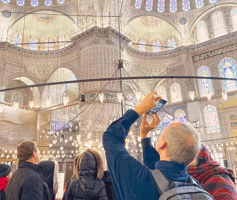 Hagia Sophia, Blue Mosque Tour & Ticket + Optional Basilica - Topkapi Palace Quick Photo Stop + Time to Wander