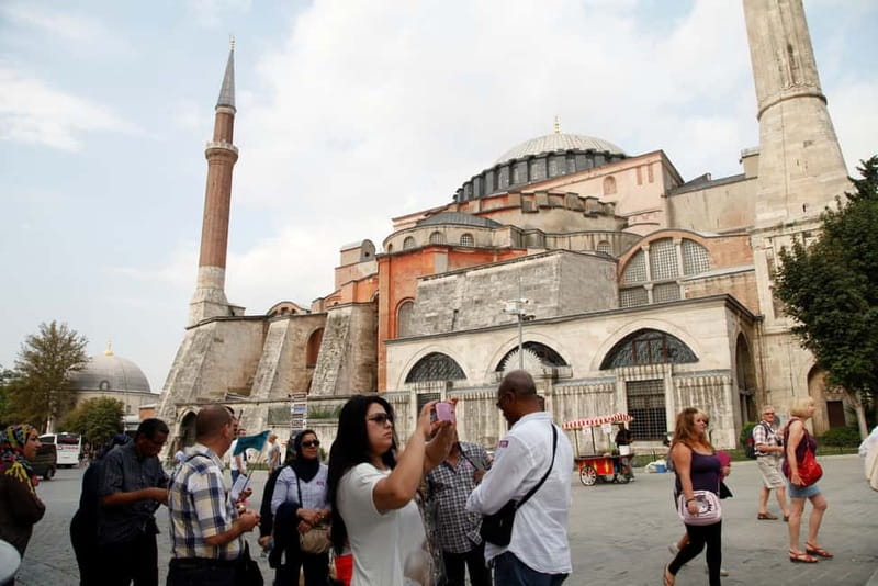Hagia Sophia, Topkapı Palace, Blue Mosque Guided Small Group - Hippodrome monuments: the city’s sports-and-politics hub