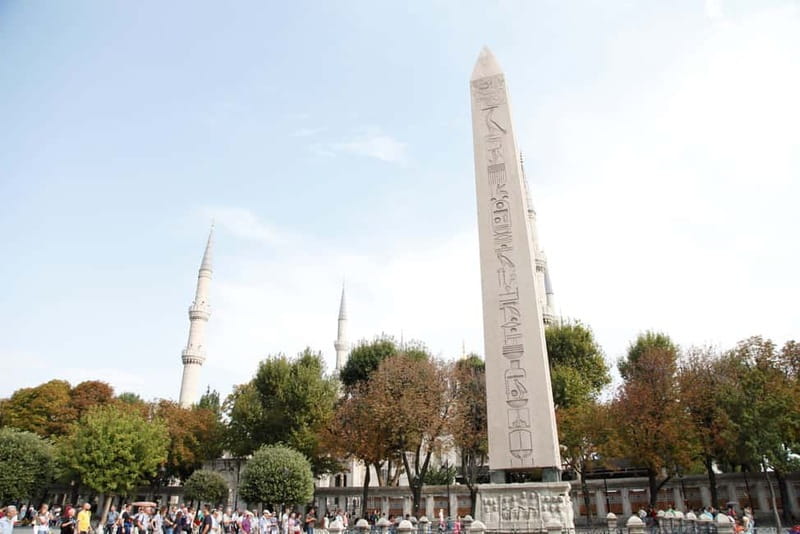 Hagia Sophia, Topkapı Palace, Blue Mosque Guided Small Group - Sultanahmet District pause: time to reset and eat