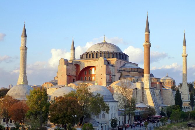 Have Your Own Private Guide in Istanbul - Pickup, transit, and why meeting at the lobby helps