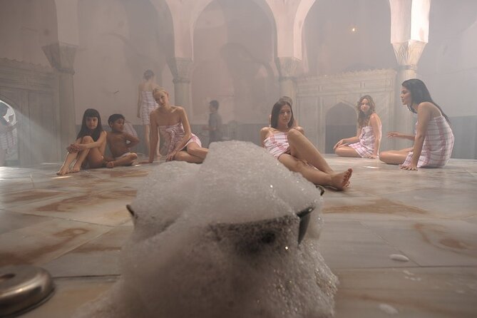 Historical Cemberlitas Hamam in Old City - Getting there and staying comfortable: small practical wins