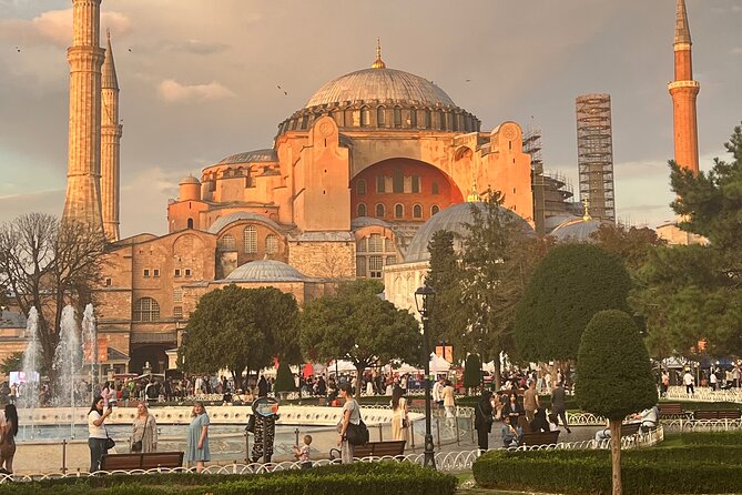Imperial Traces of Istanbul – Private Guided Signature Tour - Grand Bazaar: a short, smart shopping window