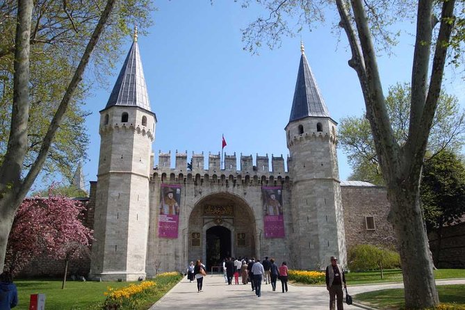 Istanbul 1 Day Tour | Best of Istanbul | Blue Mosque, Hagia Sophia and Topkapi - Hagia Sophia Grand Mosque: The One Stop You Must Budget For