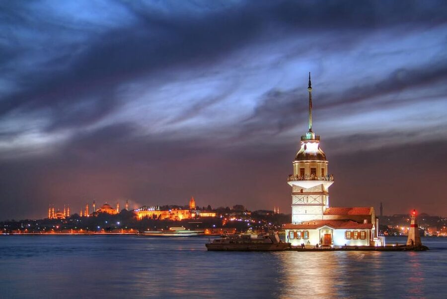 Istanbul: A short trip along the Bosphorus in the evening - Why an evening Bosphorus cruise is such good Istanbul orientation