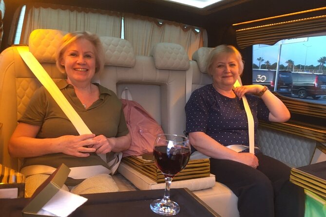 Istanbul Airport Luxury Minivan Transfer Meet Transfer - Time and reliability: the thing you’re really paying for