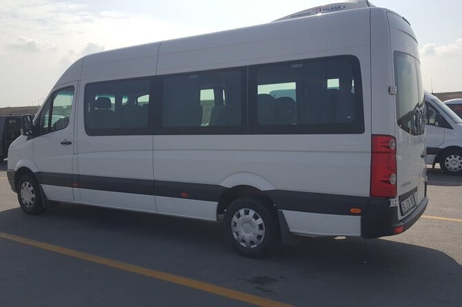 Istanbul Airport Transfer Minibus - The Meeting Point System at IST: Gate 14 and the R99 Sign