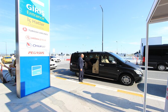 Istanbul Airport Transfer - Round Trip - Ride quality in Istanbul traffic: comfort, Wi‑Fi, and water