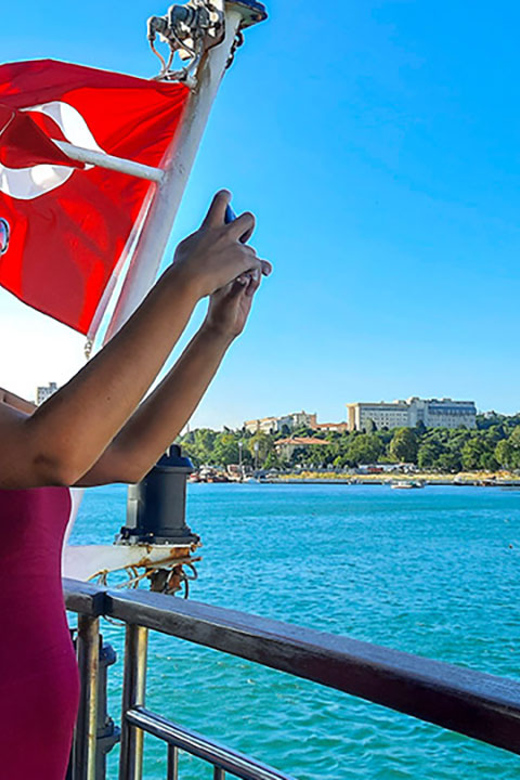 Istanbul: Asian Side Walking Tour with Ferry Ride - The walking pace and what fits (and what doesn’t)