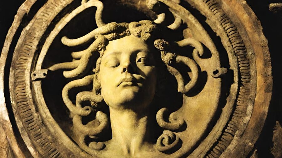 Istanbul: Basilica Cistern Tour, Discovering Medusa - Making the most of the 30 minutes underground