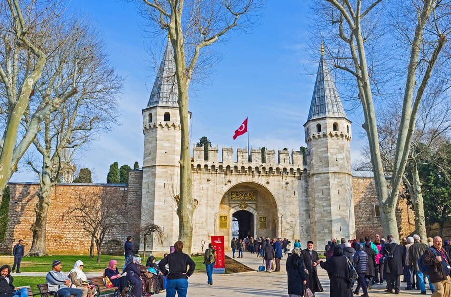 Istanbul: Blue Mosque, Hagia Sofia & Topkapi Palace Day Tour - Hotel pickup and transit: how the tour actually starts