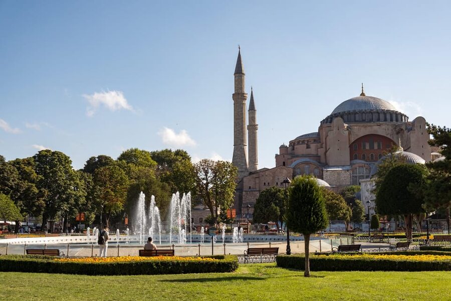 Istanbul: Blue Mosque & Hagia Sophia Guided Tour w/ Tickets - Price and value: what $39 buys you (and why it can be worth it)