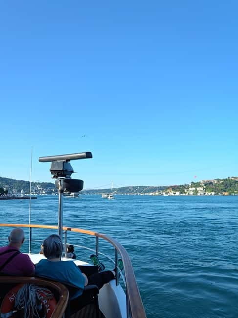 Istanbul Bosphorus: 3-Hour Day Cruise's with Asian Side Stop - On the way back: more palaces, bridges, and the Maiden’s Tower moment