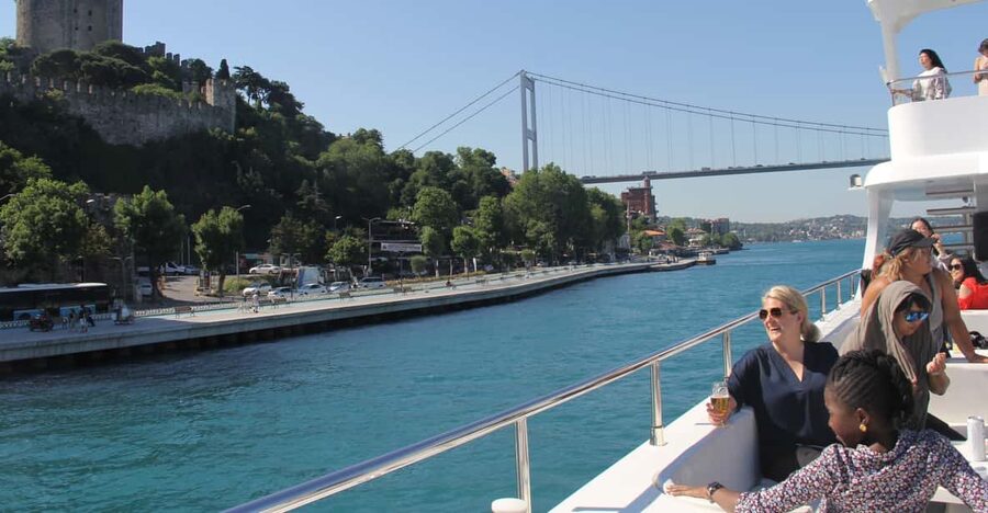 Istanbul: Bosphorus and Black Sea Cruise with Lunch - Kabataş to the Water: the smooth start that saves time