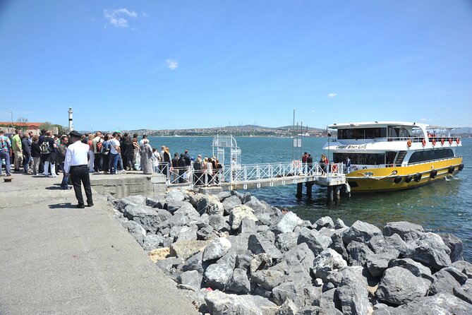 Istanbul: Bosphorus and Golden Horn Cruise with Audio Guide - Tips that make a difference on cruise day