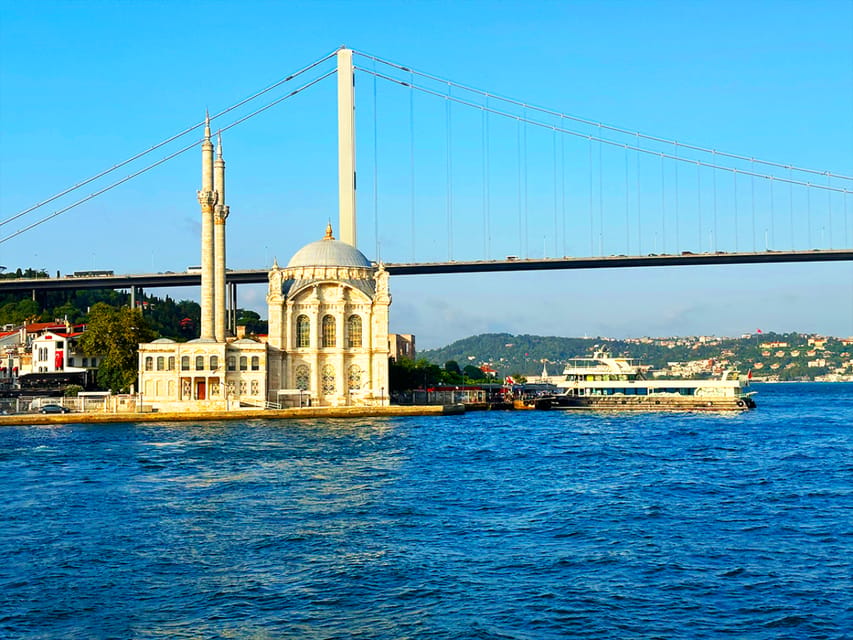 Istanbul: Bosphorus and Golden Horn Sunset Yacht Cruise - Snacks, drinks, and the onboard pace