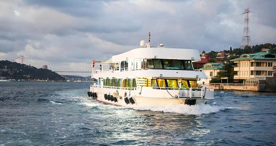 Istanbul: Bosphorus and Golden Horn Tour with Live Guide - Boarding the Boat: Choose Your Deck Like a Local