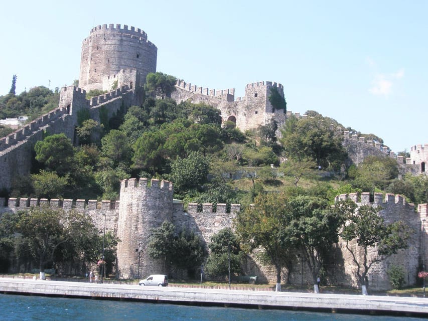 Istanbul: Bosphorus Boat Cruise - Beylerbeyi Palace: seeing imperial architecture from the waterline