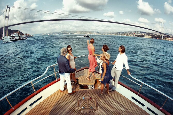 Istanbul Bosphorus Boat Cruise Tour ( MORNİNG or SUNSET ) - Crossing to Asia: Fatih Sultan Mehmet Bridge and Küçüksu