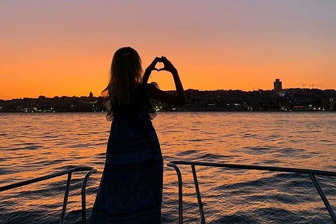 Istanbul Bosphorus Boat Tour and Golden Horn Cruise Day or Sunset - Price and value: why $30-ish can make sense here