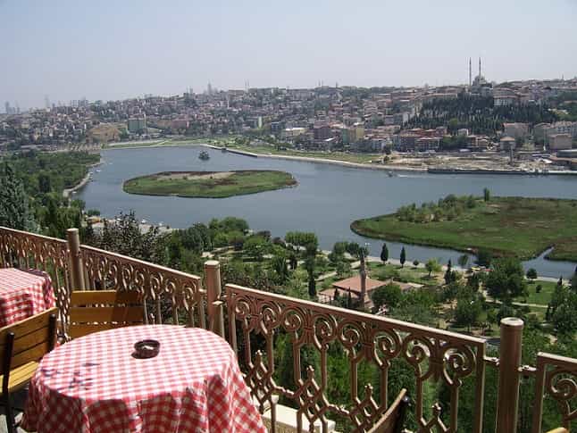 Istanbul: Bosphorus Cruise and Golden Horn Bus Tour - 1.5 Hours on the Bosphorus: Rumeli Fortress and Ottoman-Style Views