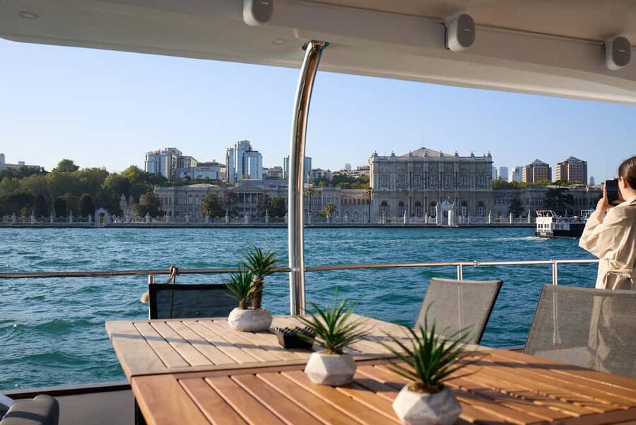 Istanbul: Bosphorus Cruise by Luxury Yacht - Why this Bosphorus cruise works better than bus stops