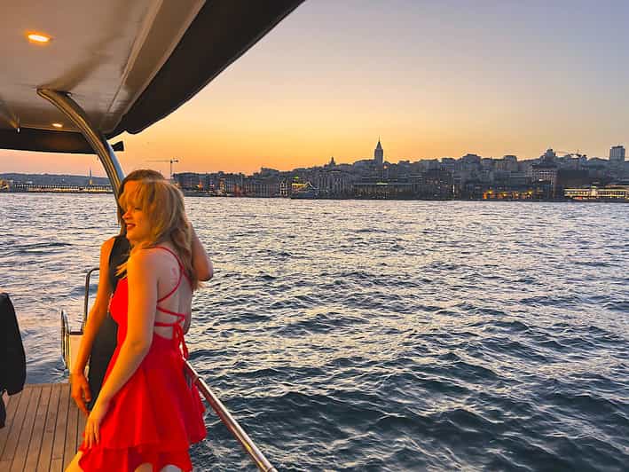 Istanbul: Bosphorus Cruise by Luxury Yacht - Dolmabahçe Palace and the Çırağan area: your first big shoreline reveal