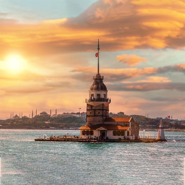 Istanbul: Bosphorus Cruise from Europe or Asia & Audio Guide - Rumeli Fortress and the Fatih Sultan Mehmet Bridge Moment