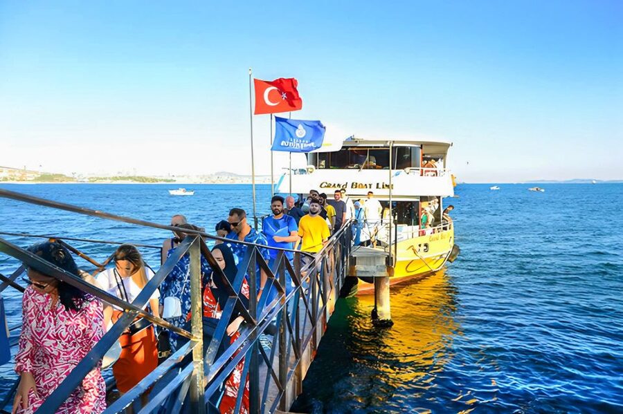 Istanbul: Bosphorus Cruise w/Audio Guide and Sunset Option - Key Things to Know Before You Board