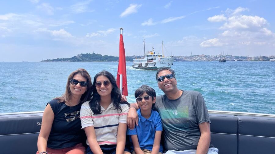 Istanbul: Bosphorus Cruise with Stopover on the Asian Side - Passing palaces, villas, and the “posh coast” (with photos that actually work)