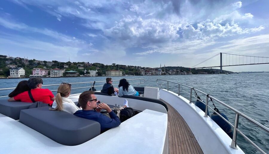 Istanbul: Bosphorus Cruise with Stopover on the Asian Side - Kanlıca on the Asian side: the short stop that changes the whole feel