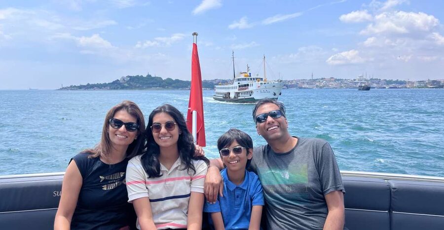 Istanbul: Bosphorus Cruise with Stopover on the Asian Side - Boarding at Dolmabahçe Mosque and what happens before you set sail