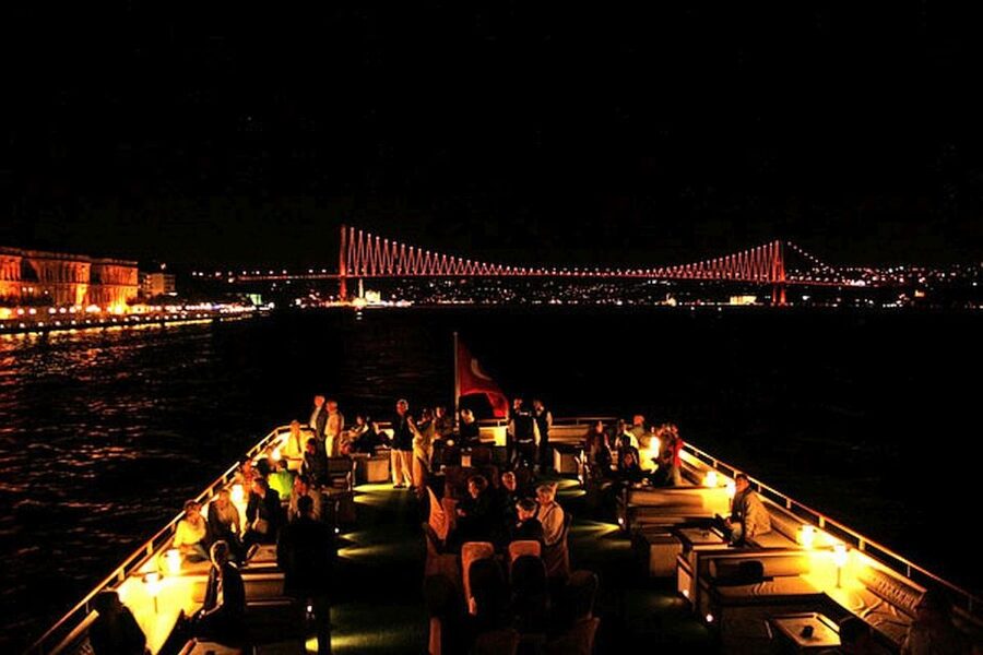 Istanbul Bosphorus Dinner Cruise &Entertainment hotel pickup - Should you book the Istanbul Bosphorus Dinner Cruise & Entertainment?