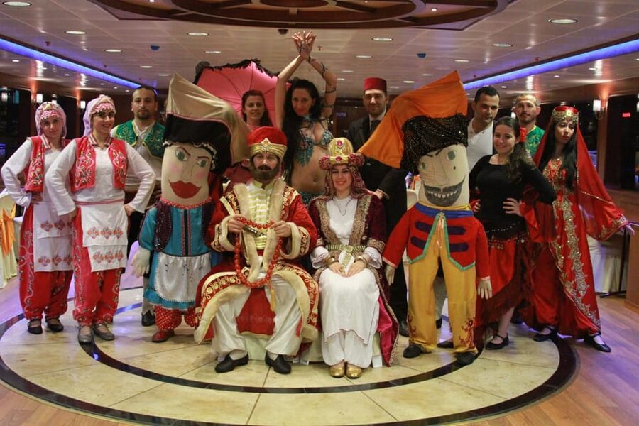 Istanbul: Bosphorus Dinner Cruise Incl. Drinks with Transfer - Who this cruise fits best (and who should think twice)