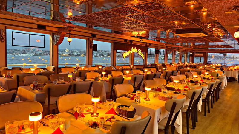 Istanbul: Bosphorus Dinner Cruise & Show with Private Table - Why this Bosphorus dinner cruise works so well
