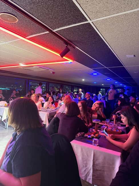 İstanbul:Bosphorus Dinner Cruise & Soft and Alcohol Drinks - Turkish Folk Dance, Whirling Dervish, Flamenco: What the Live Show Feels Like