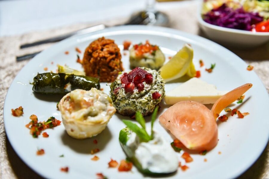 Istanbul: Bosphorus Dinner Cruise w/ Drinks & Entertainment - Private tables, group size, and the comfort factor
