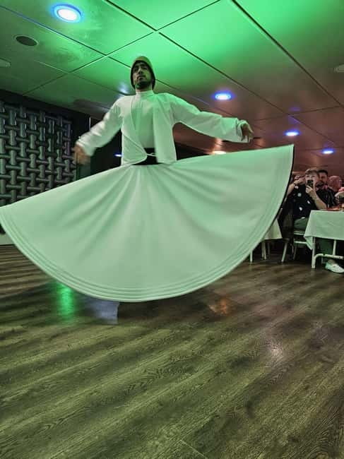 Istanbul: Bosphorus Dinner Cruise with Live Entertainment - Practical Tips That Make the Cruise Better