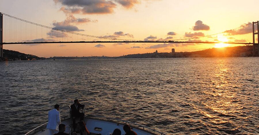 Istanbul: Bosphorus Dinner Cruise with Private Table & Show - Should You Book This Bosphorus Dinner Cruise?