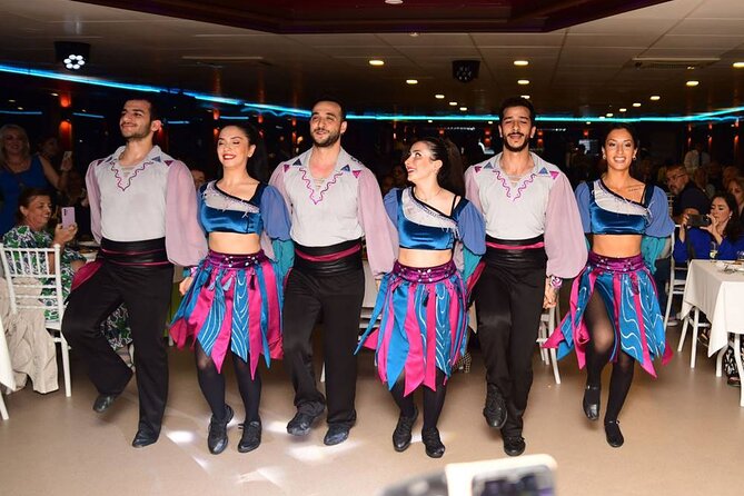 İstanbul Bosphorus Dinner Cruise with Traditional Turkish Show - The Turkish night show: entertainment that matches the evening tempo