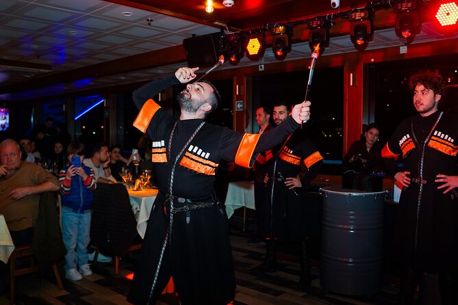 Istanbul: Bosphorus Dinner Cruise with Turkish Night Show - Your Turkish dinner: what you’ll actually eat on board
